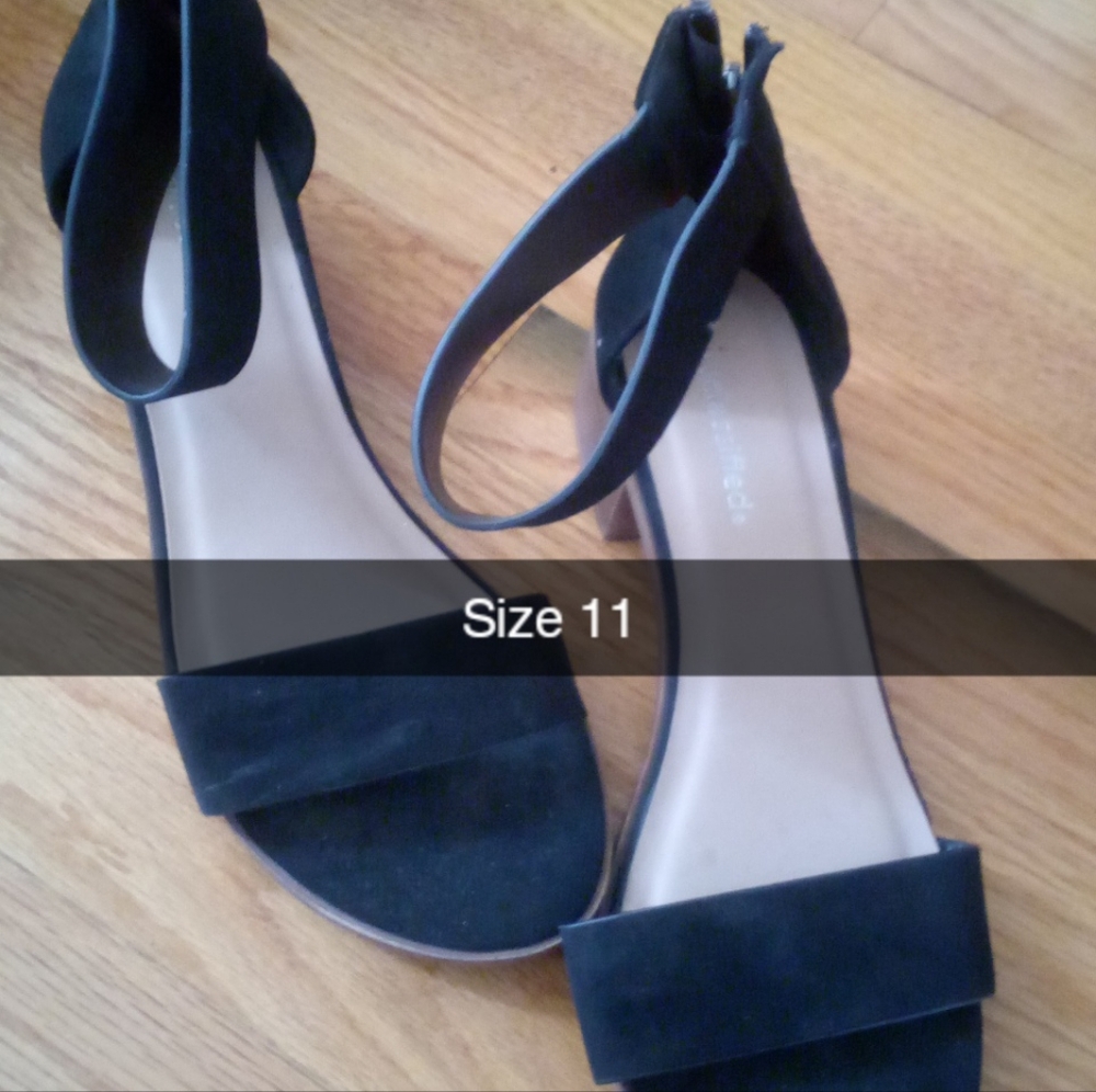 Size 11 Citiassified black short heel